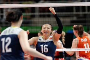 爱游戏(ayx)中国体育国际-亚洲杯决赛激情夜！爱德华兹里突外投，金州勇士横扫AC米兰