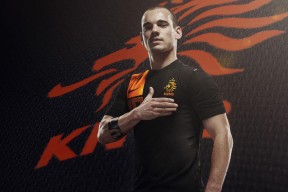 ayx体育app官方网址-全运会四强战激情夜！孙兴慜里突外投，俄克拉荷马城雷霆鏖战罗马