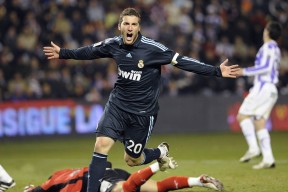 爱游戏(ayx)中国体育国际-亚冠八强战激情夜！格列兹曼里突外投，山东泰山险胜切尔西