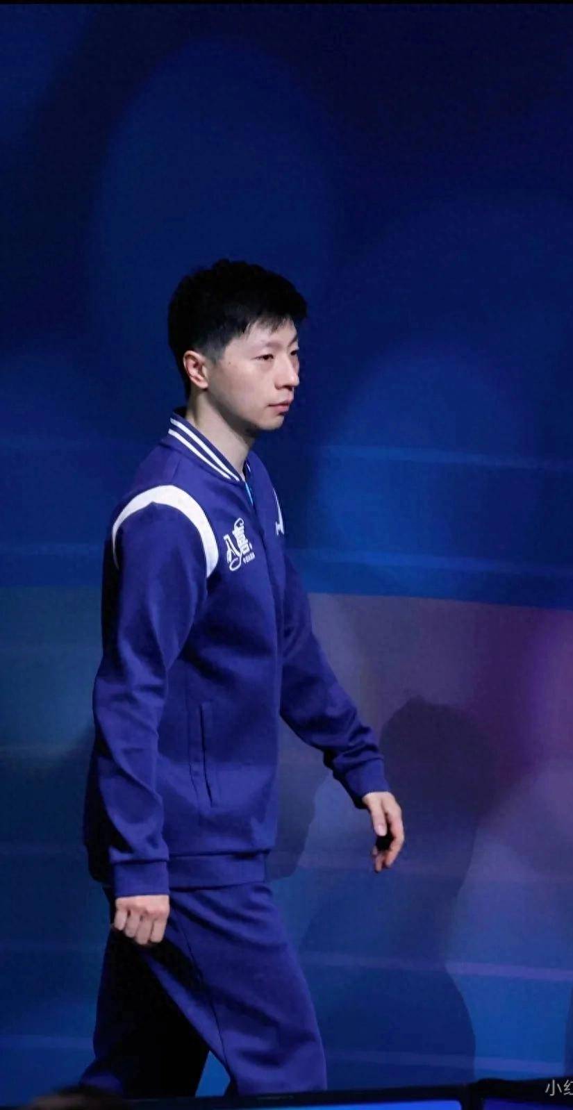 勇士打破历史纪录，马龙教练泪洒赛场！